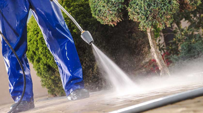 The Best Chemicals for Pressure Washing: Complete Guide