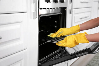 Oven Cleaning in Brentwood